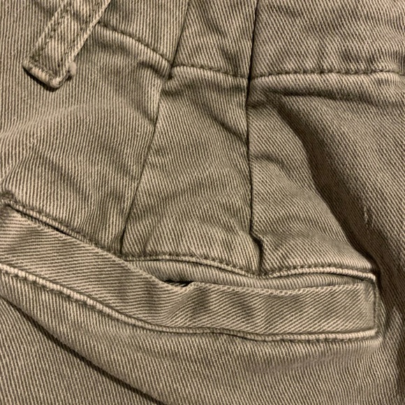 Green Jean shorts with singed waist. - Picture 6 of 8